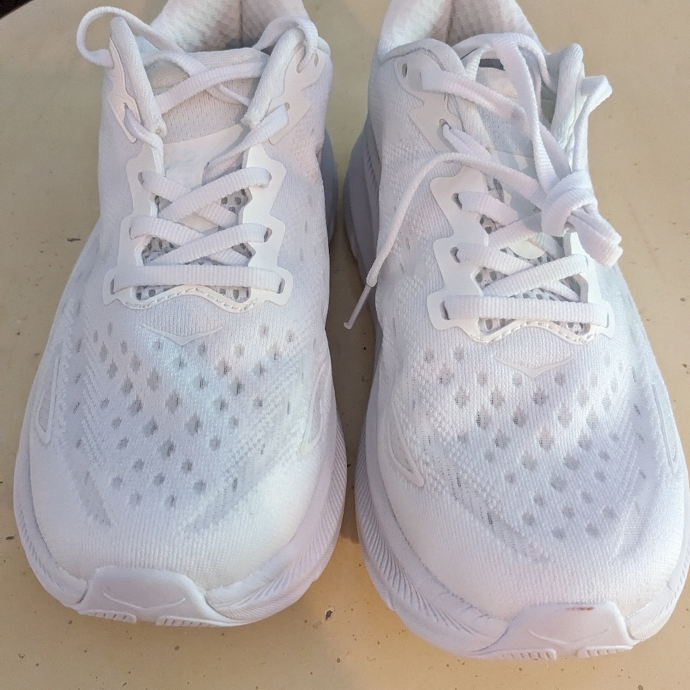 Hoka Clifton 9